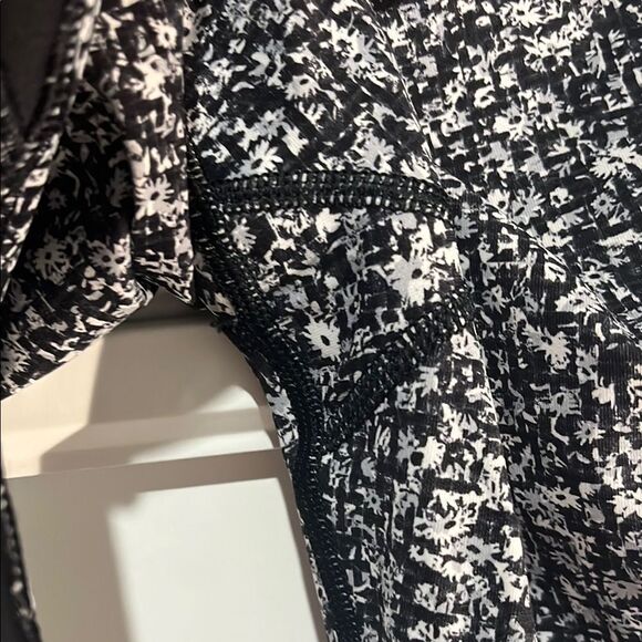 Lululemon Sole Training 7/8 Tight Size 4 - Picture 13 of 14